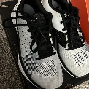 Under Armour Showstopper Shoes